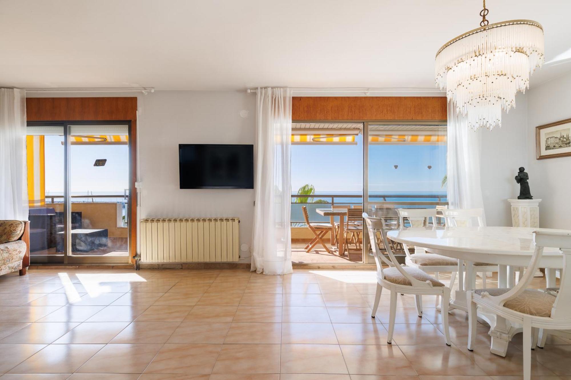דירות סאלו Apartamento Para 8 Sobre El Mar מראה חיצוני תמונה