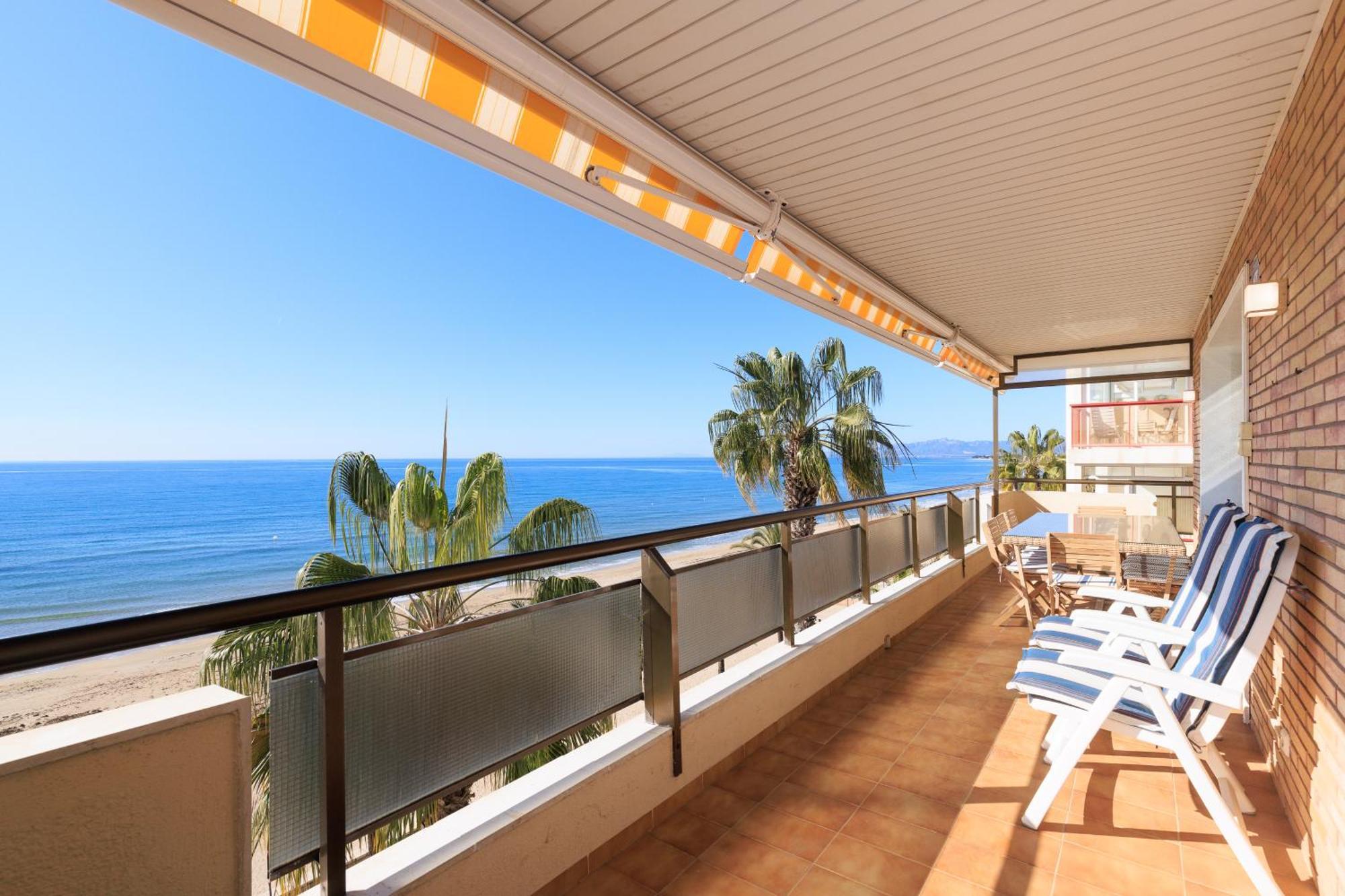 דירות סאלו Apartamento Para 8 Sobre El Mar מראה חיצוני תמונה
