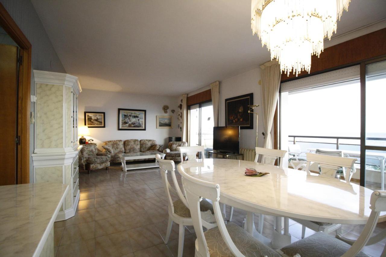דירות סאלו Apartamento Para 8 Sobre El Mar מראה חיצוני תמונה